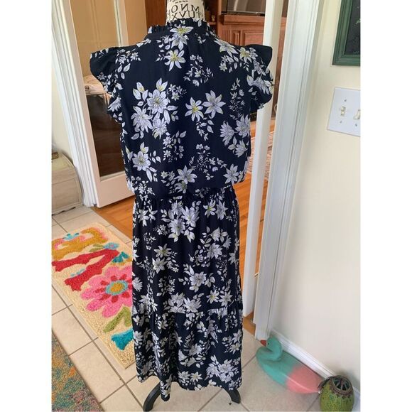 Banana Republic Ruffle Neck Midi - Picture 4 of 9